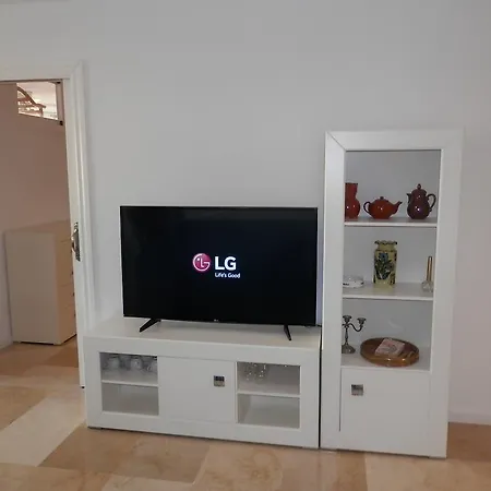 2000 Elegant Apartment *