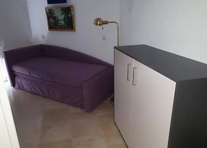 2000 Elegant Marbella